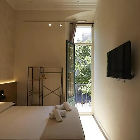 Pensión Parisien 2*