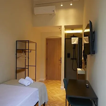 Pensión Parisien 2*