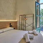Πανσιόν Ella Boqueria 2*